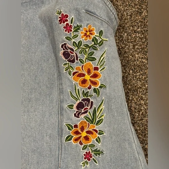 Forever 21: Light Blue Denim Floral Embroidered Women Mini Dress Size Large - Picture 3 of 8